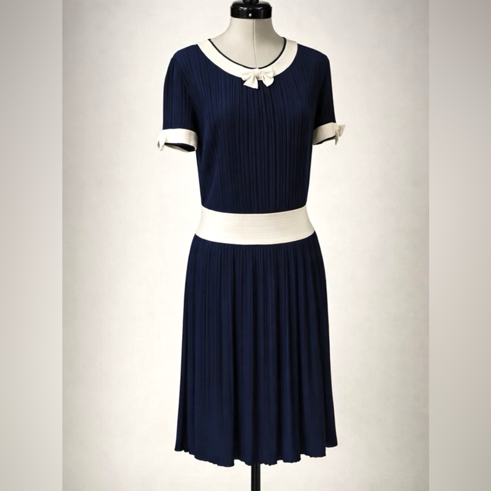 CHANEL 2014 Drop Waist Knit Dress, short sleeves, bow trims, CC button, 38, EUC